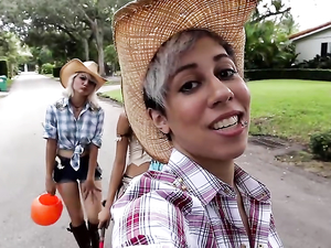 Halloween Hardcore Fuck For A Petite Latina Girl